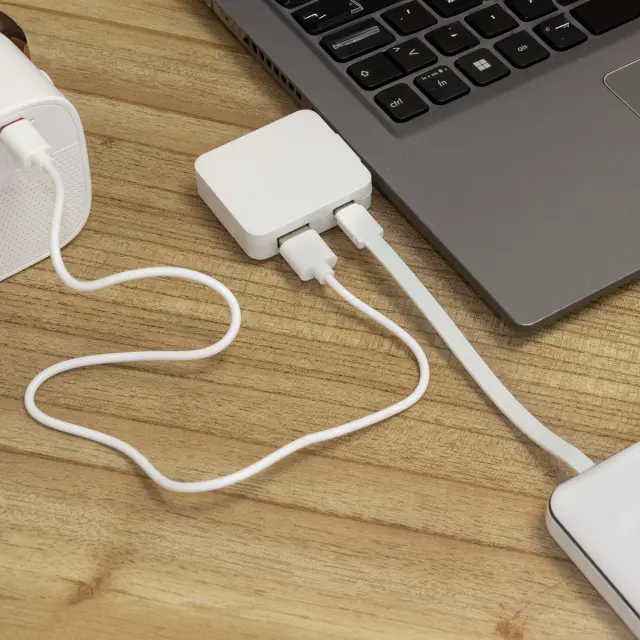 Adaptador HUB multipuerto "HUBERT"