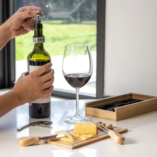 Set de vino y Tabla para quesos "WINCHESTER" 11