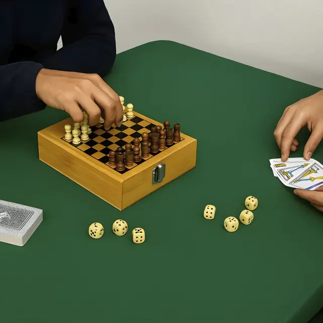 Set de juegos "TRIADA"