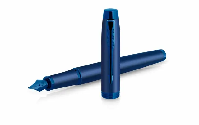 Pluma Parker IM Monochromatic 4