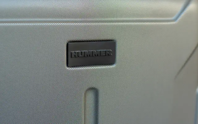 Carry On Hummer Pick Up