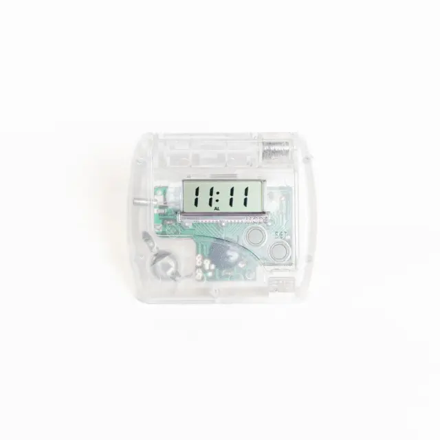 Reloj de viaje con sistema press up y alarma