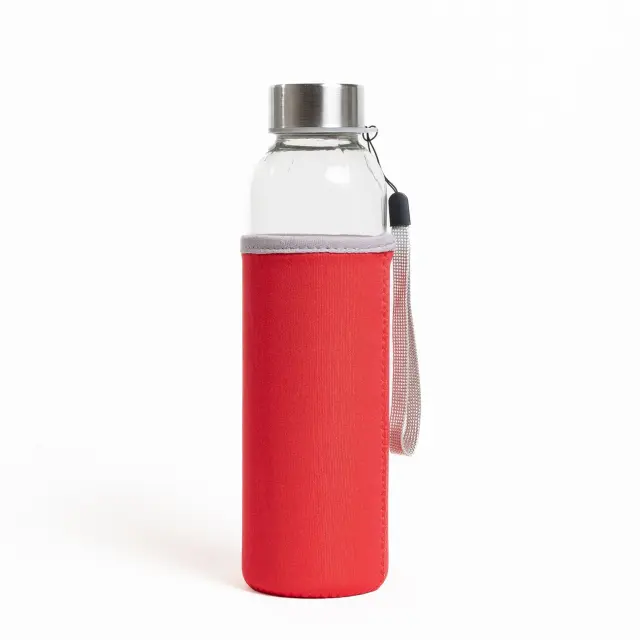 Botella con funda