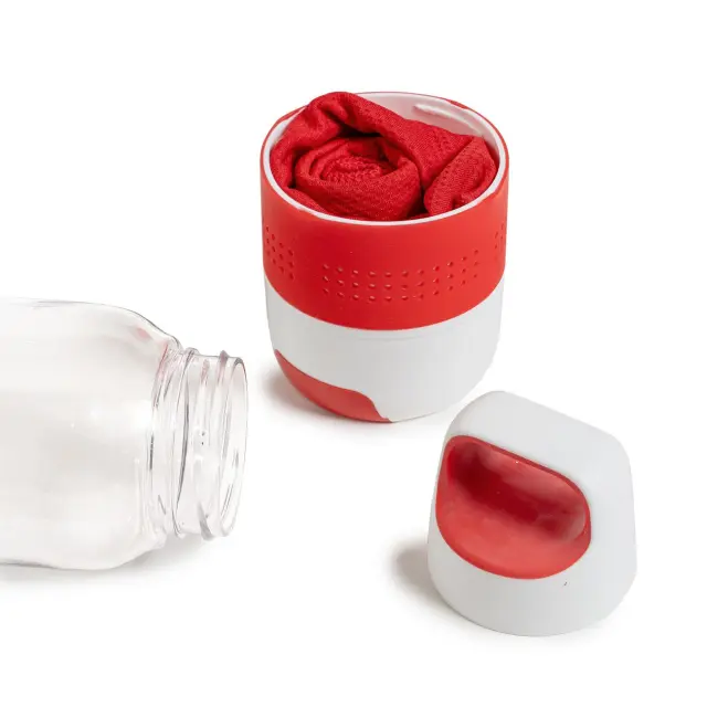 Botella PVC cristal con toalla de microfibra 3